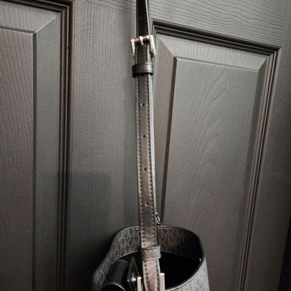 Michael Kors Kimberly Bucket Crossbody Bag - Picture 11 of 16